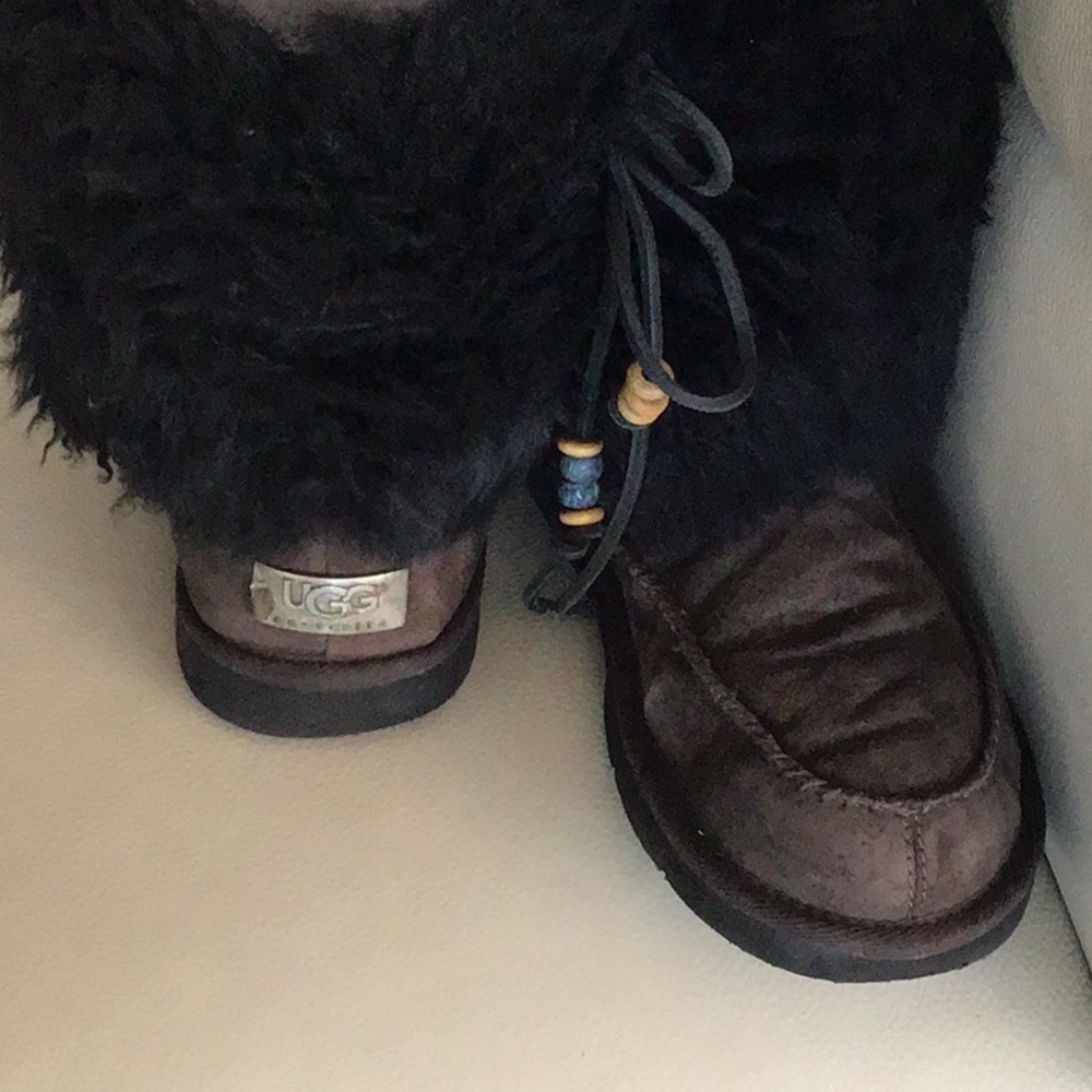 Size 9 furry uggs - Picture 3 of 6
